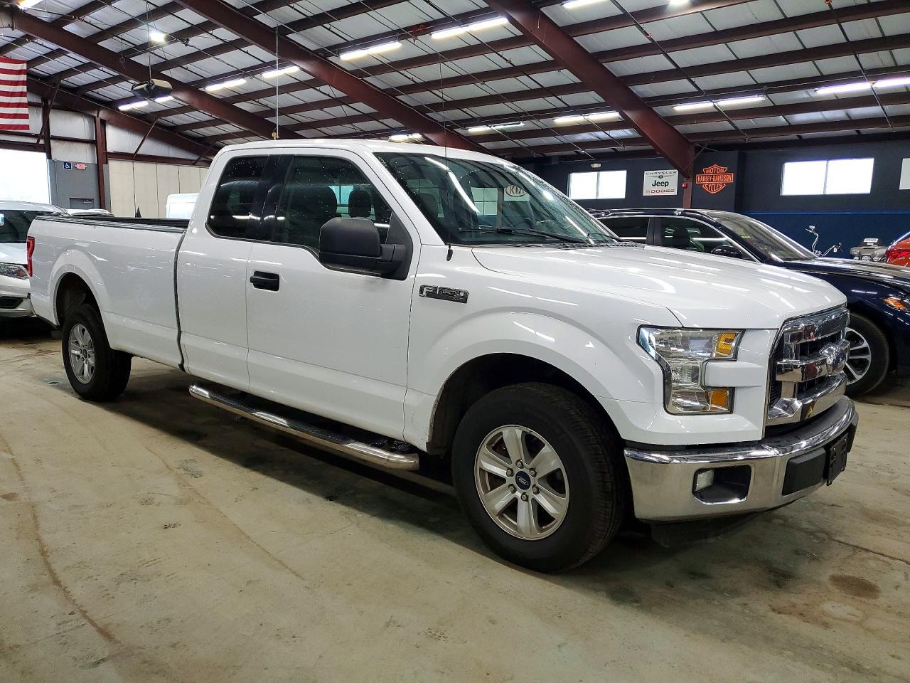 2016 Ford F150 Super Cab - Image 4