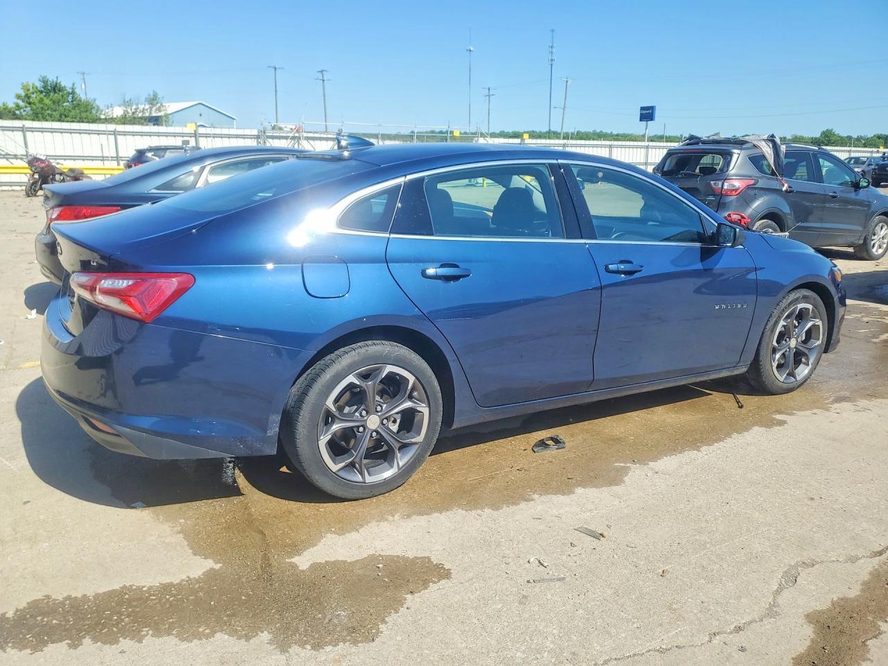 2022 Chevrolet Malibu Lt - Image 3