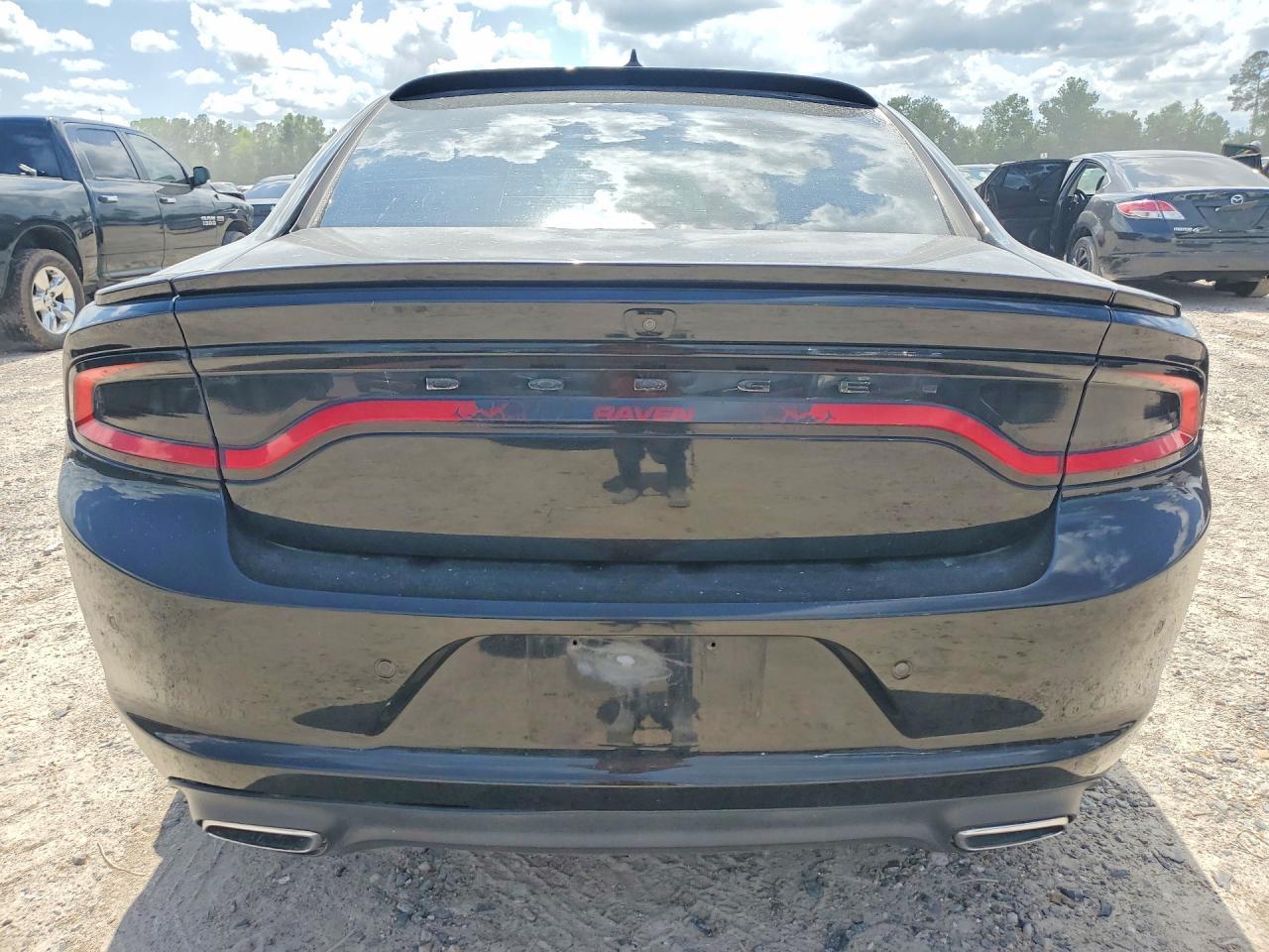 2015 Dodge Charger R - Image 6