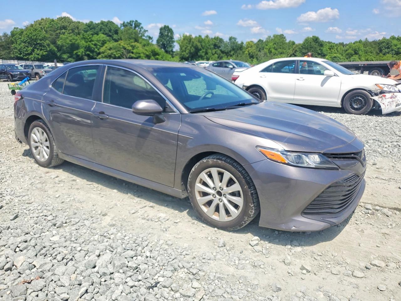 2018 Toyota Camry Le - Фото 4