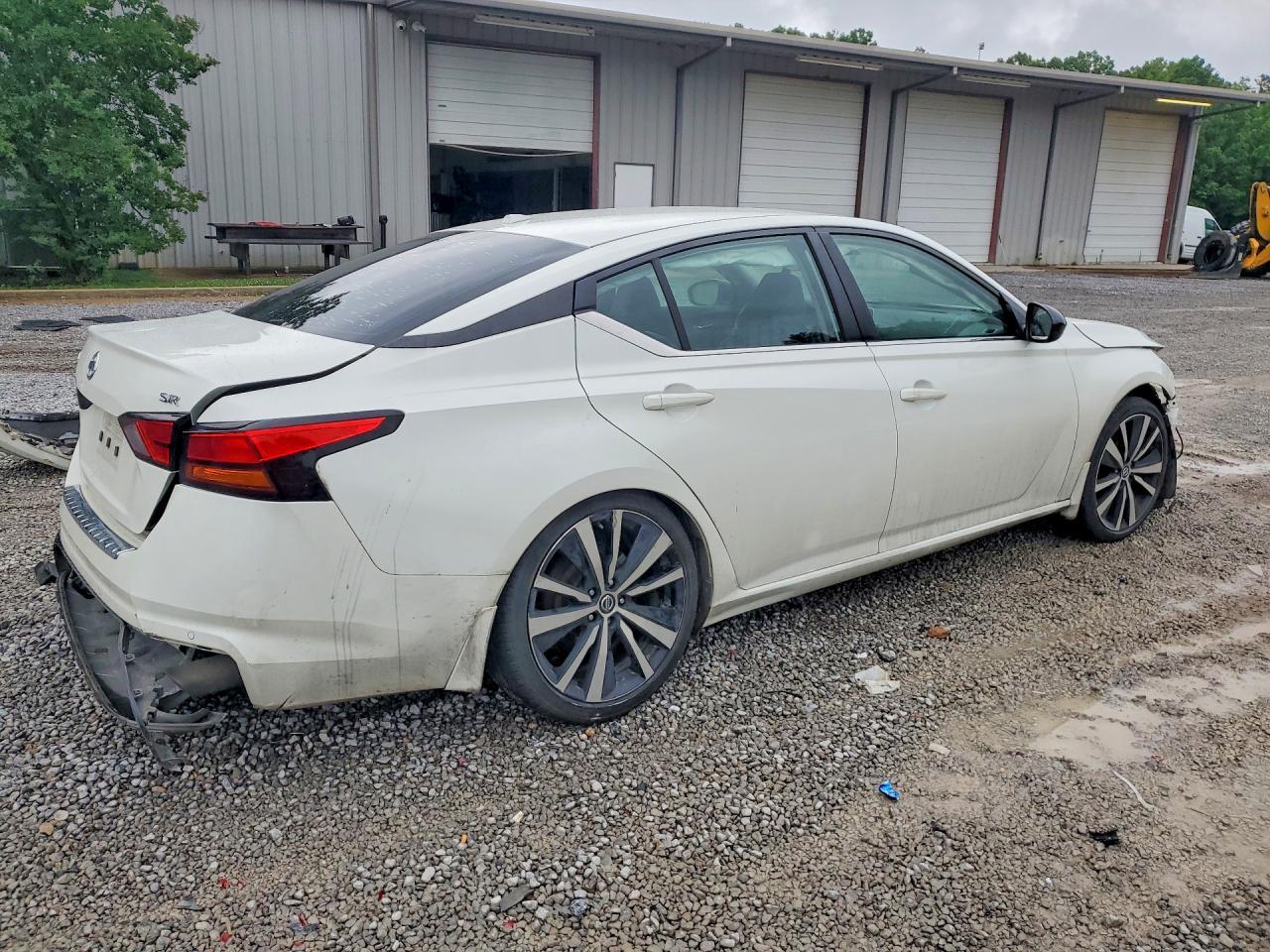 2022 Nissan Altima Sr - Image 3