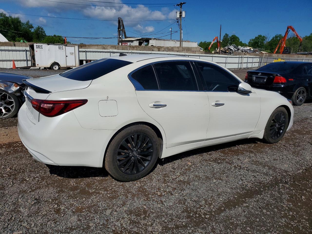 2018 Infiniti Q50 3.0T Luxe - Фото 3
