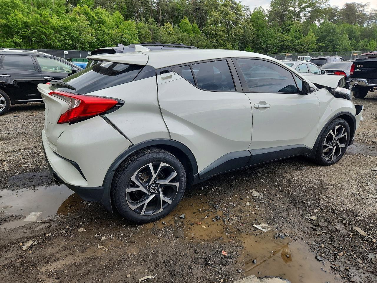 2018 Toyota C-Hr Xle Premium - Фото 3