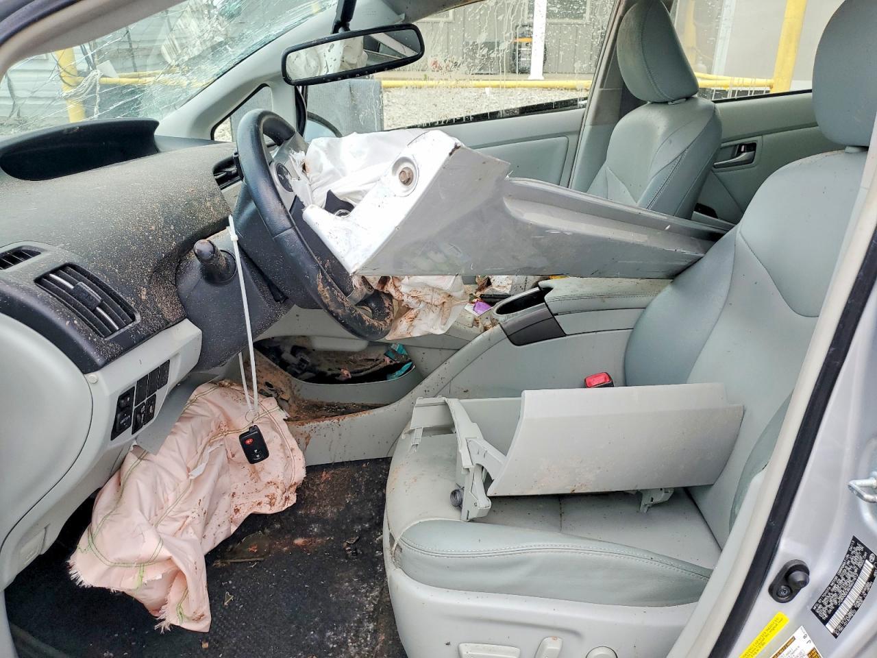 2013 Toyota Prius Four - Фото 7