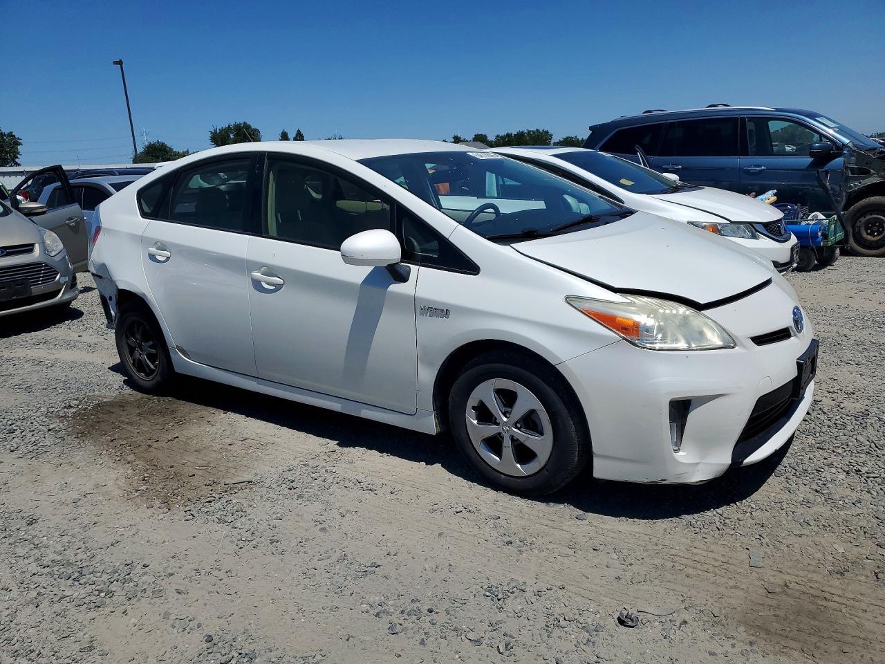2015 Toyota Prius Two - Фото 4
