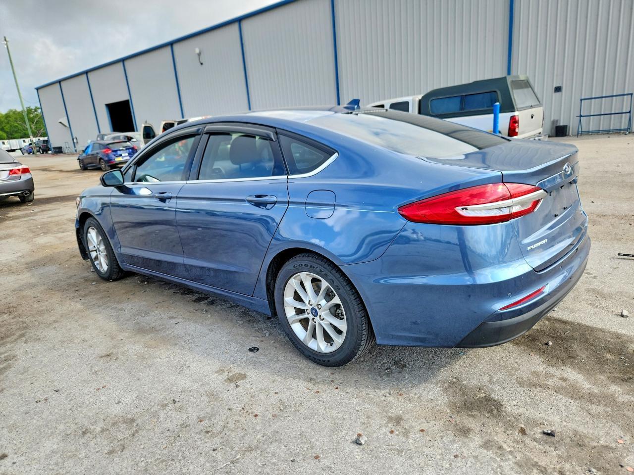 2019 Ford Fusion Se - Image 2