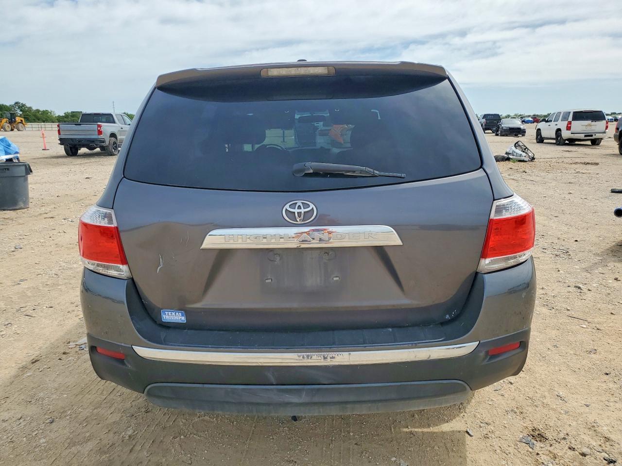 2012 Toyota Highlander Base - Фото 6