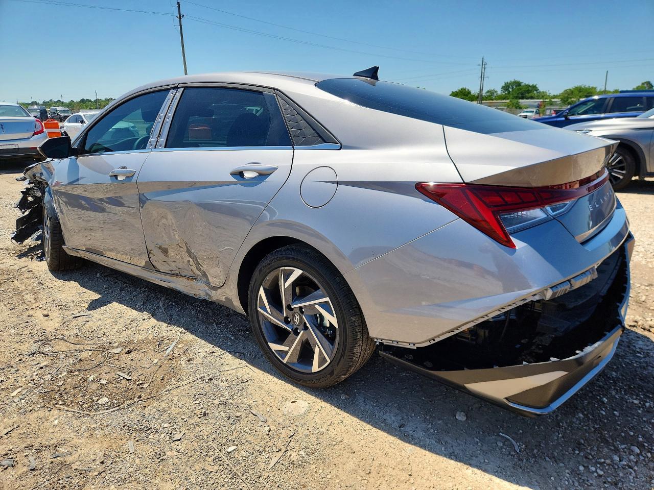2026 Hyundai Elantra Limited - Фото 2