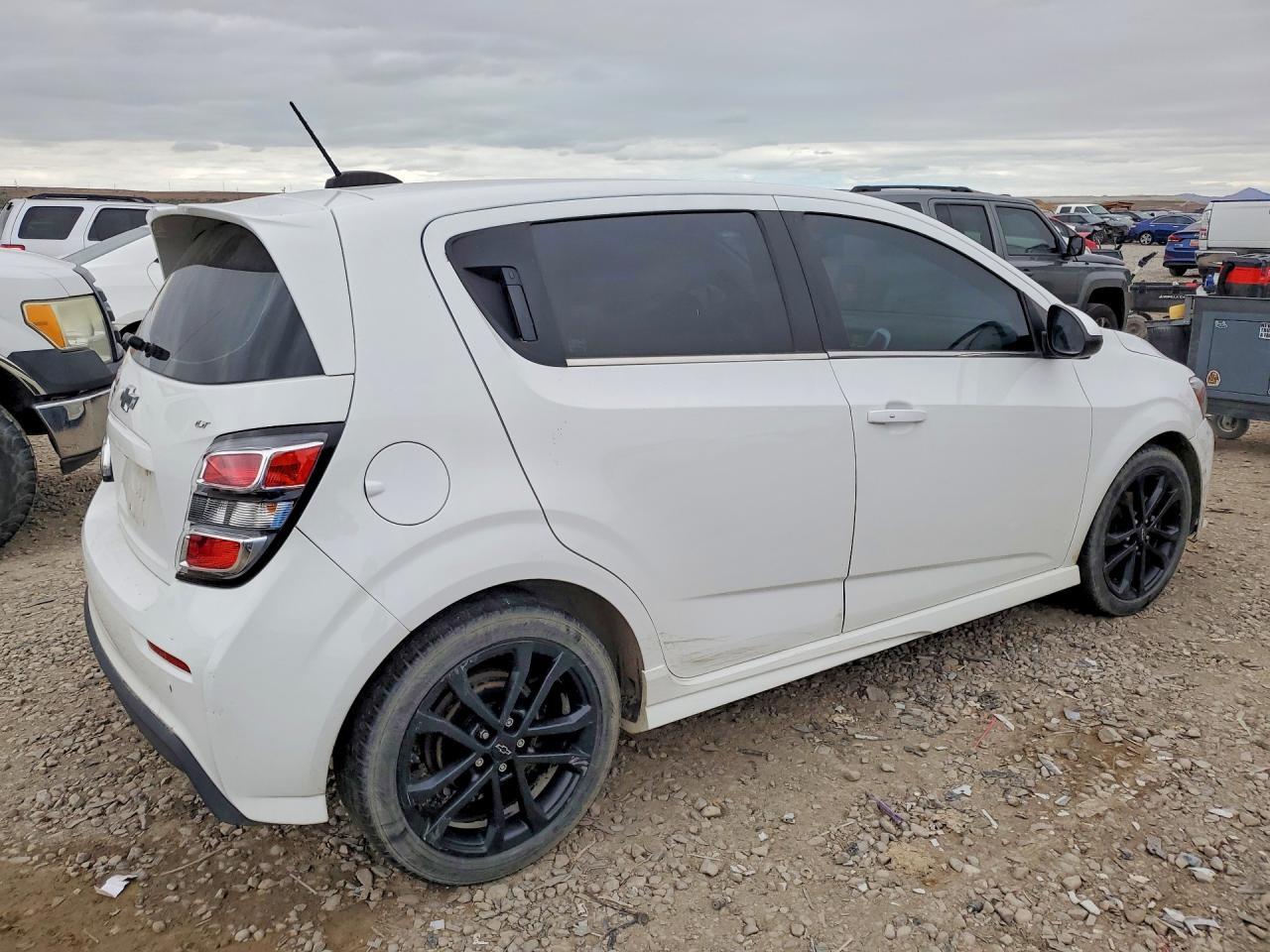 2018 Chevrolet Sonic Lt - Фото 3