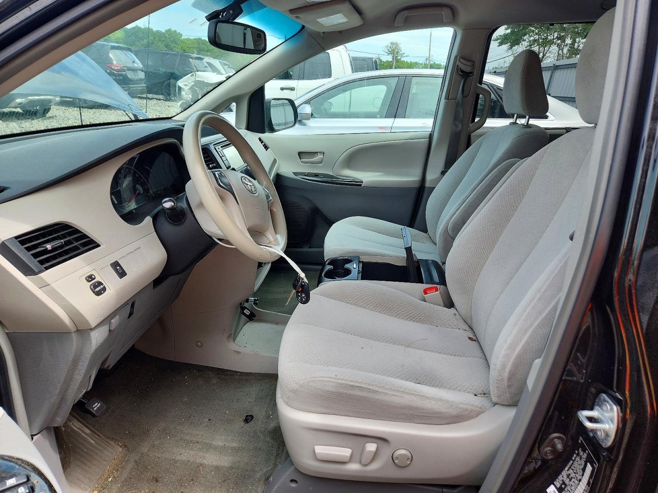 2014 Toyota Sienna Le - Фото 7