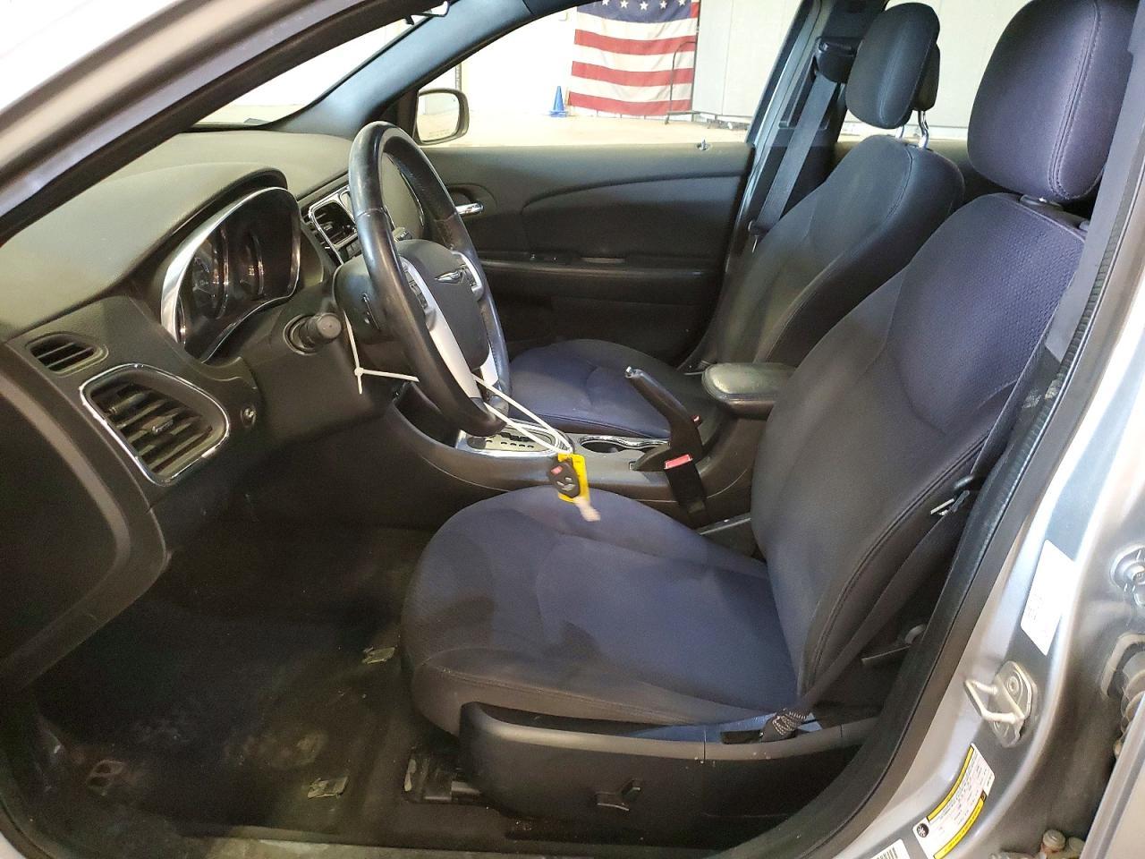 2013 Chrysler 200 Touring - Image 7