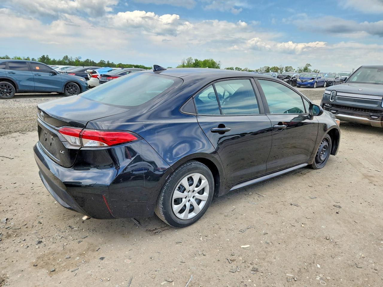 2022 Toyota Corolla Le - Фото 3