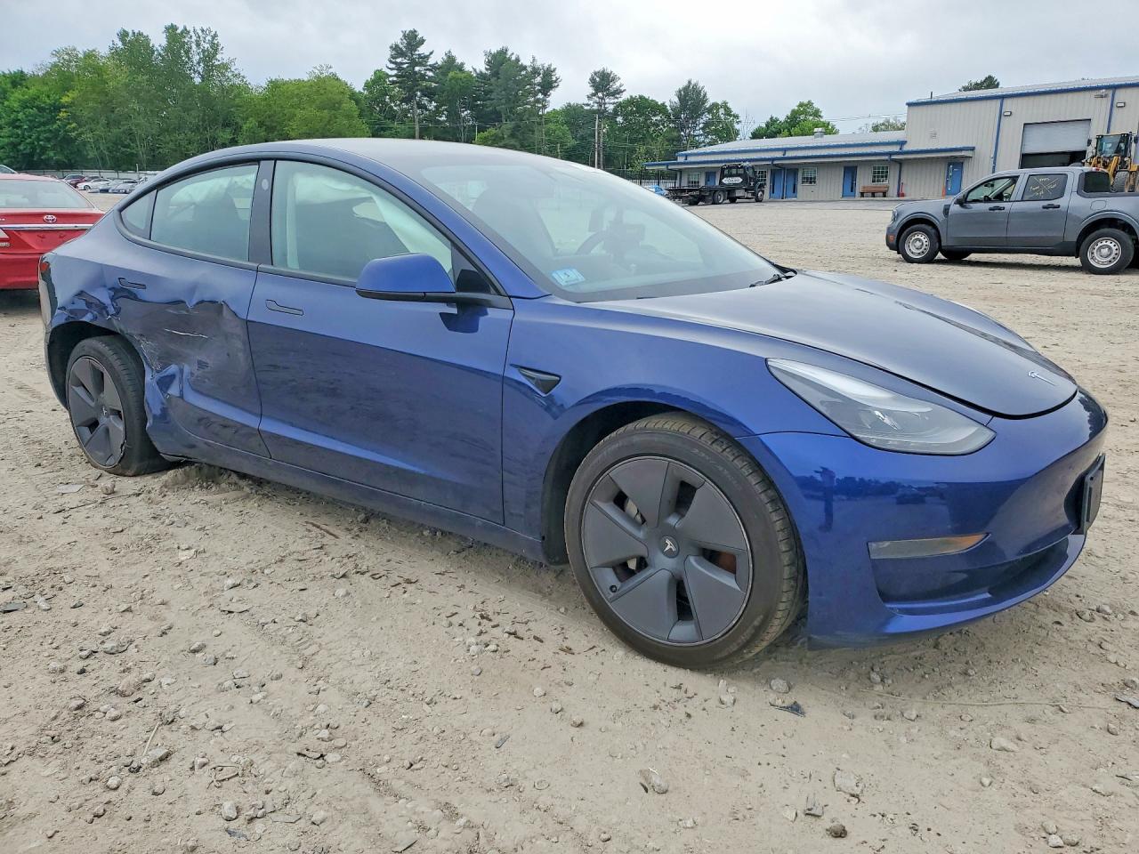 2023 Tesla Model 3 - Image 4