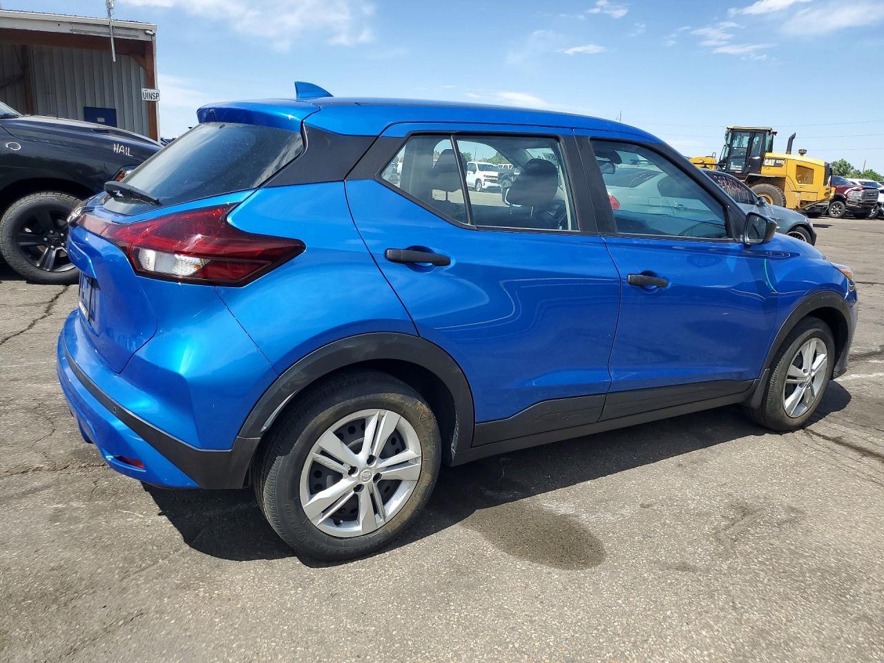 2022 Nissan Kicks S - Image 3