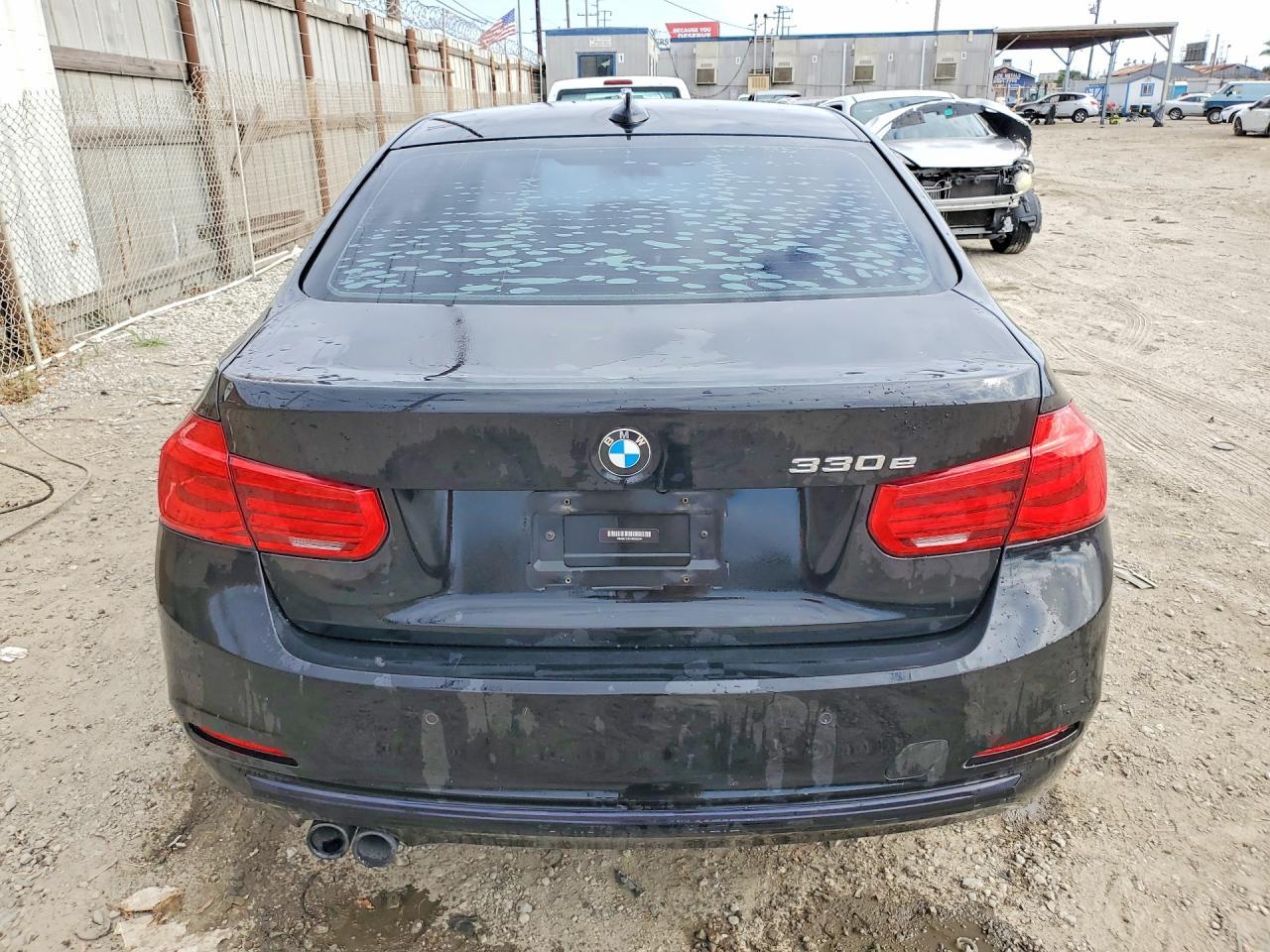 2017 BMW 330E - Фото 6