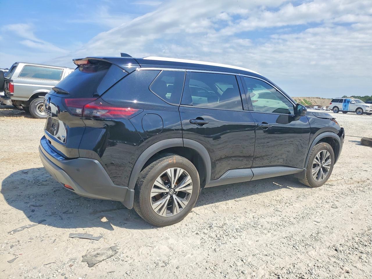 2021 Nissan Rogue Sv - Фото 3