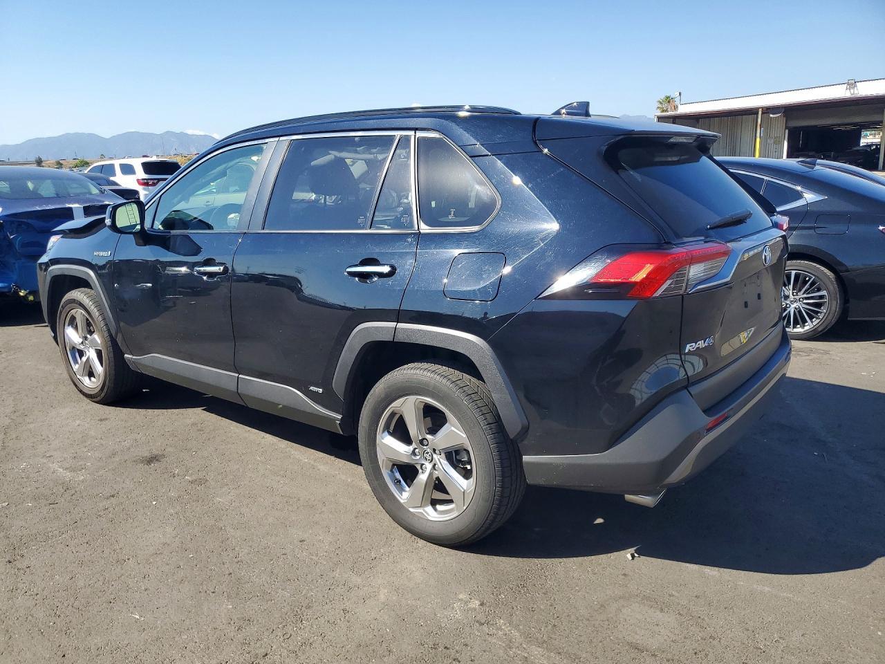 2020 Toyota Rav4 Limited - Фото 2
