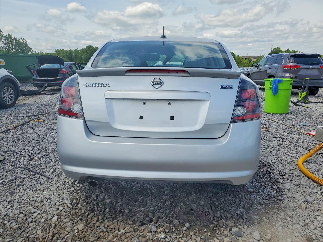 2012 Nissan Sentra 2.0 - Image 6