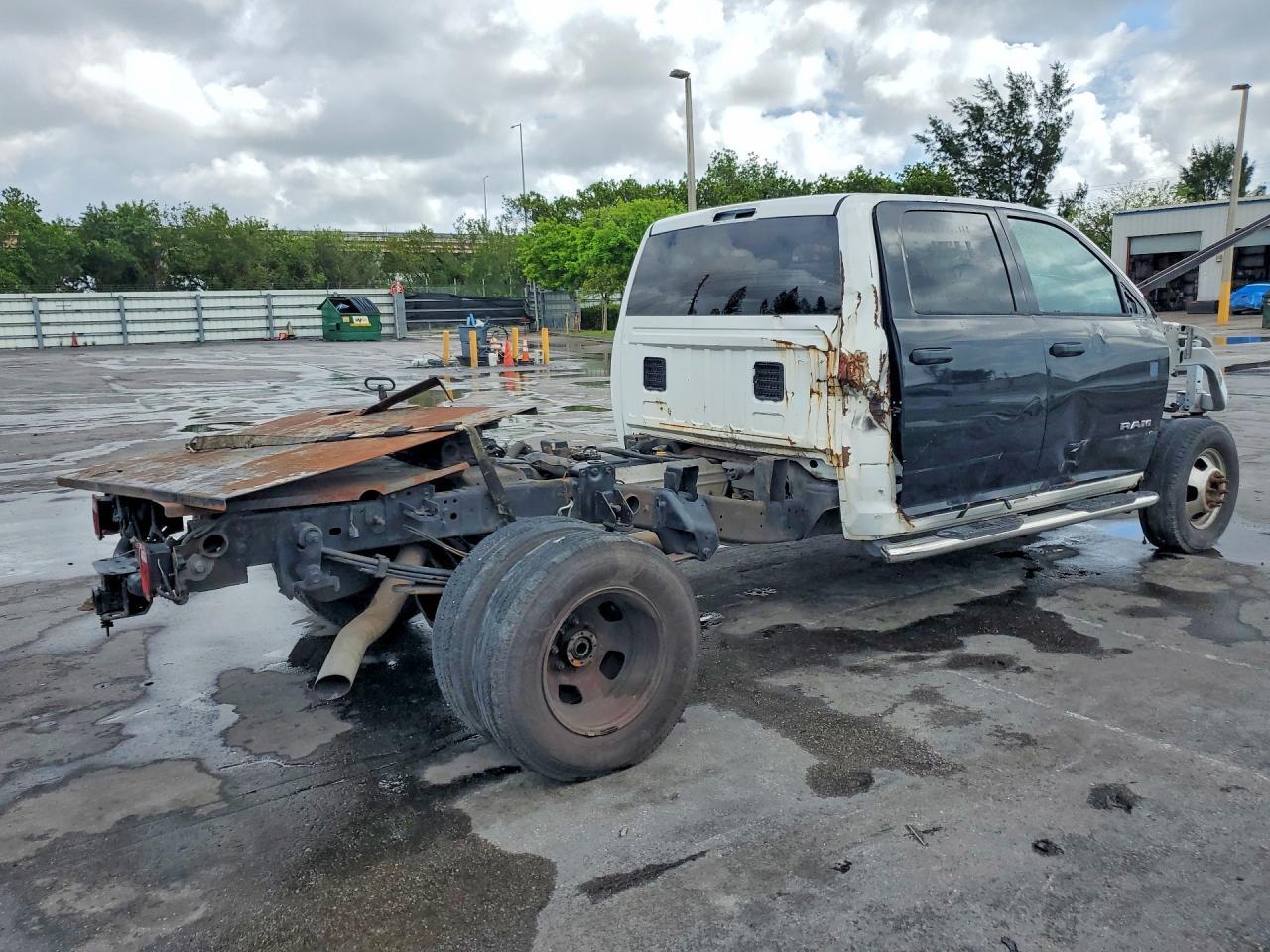 2018 Ram 3500 St - Image 3