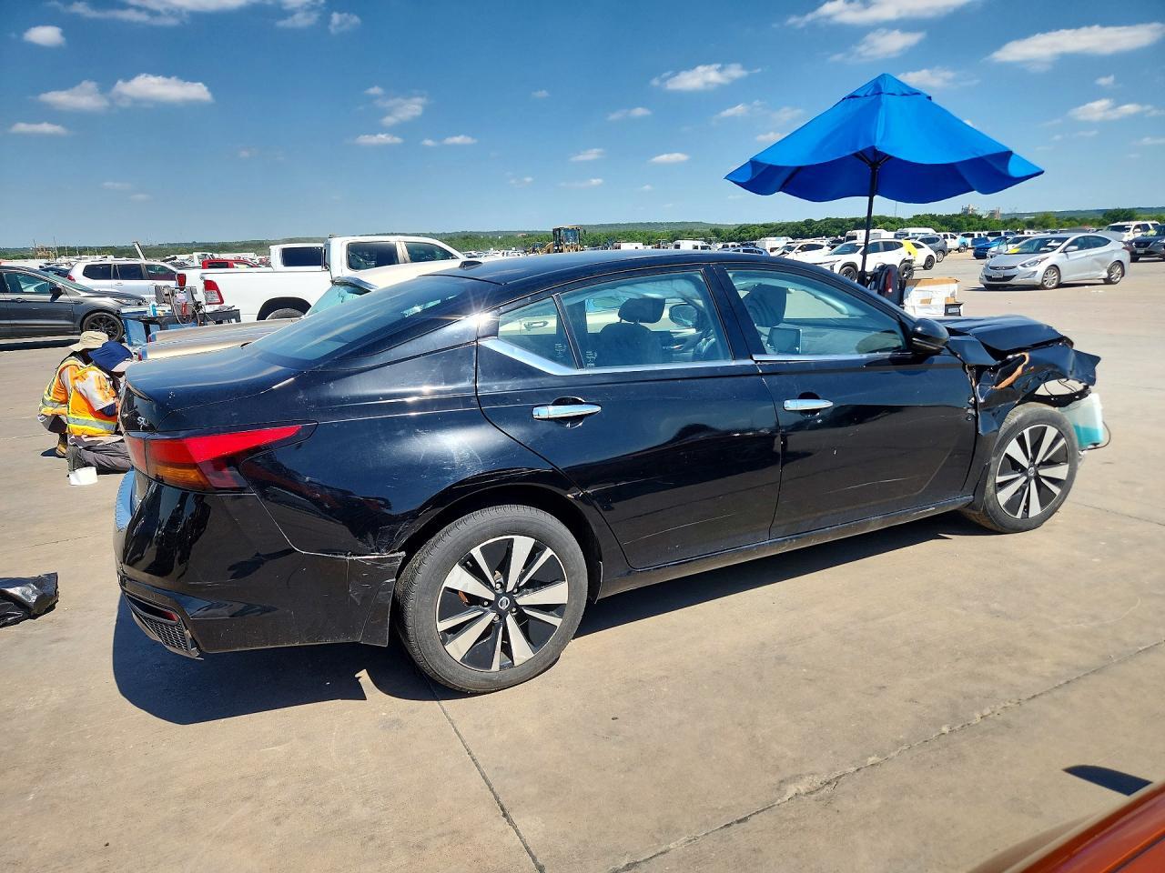 2020 Nissan Altima Sl - Image 3