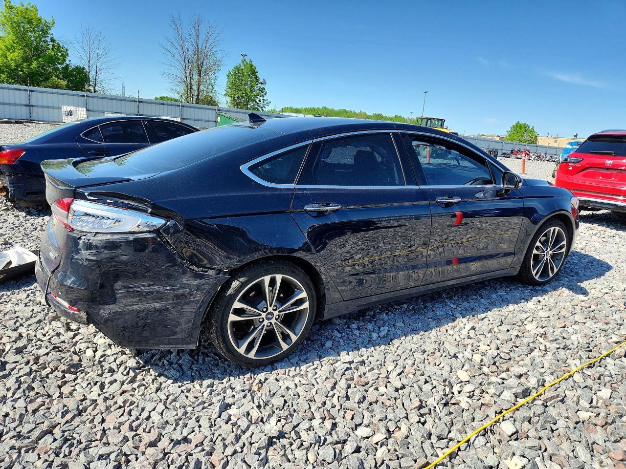2020 Ford Fusion Titanium - Фото 3