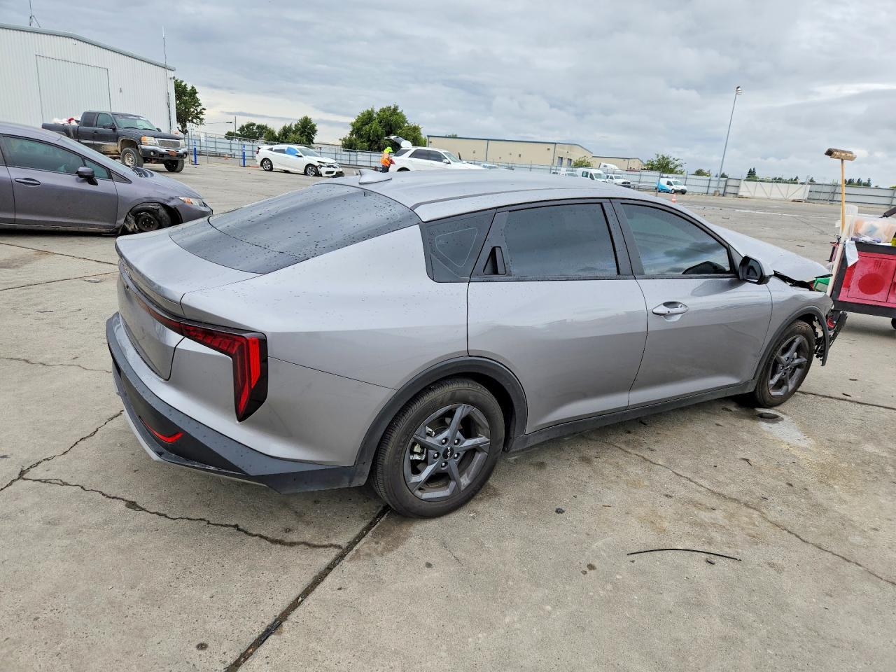 2025 Kia K4 Lxs - Image 3
