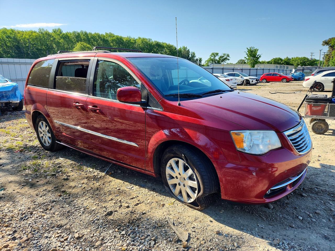 2013 Chrysler Town & Country Touring - Image 4