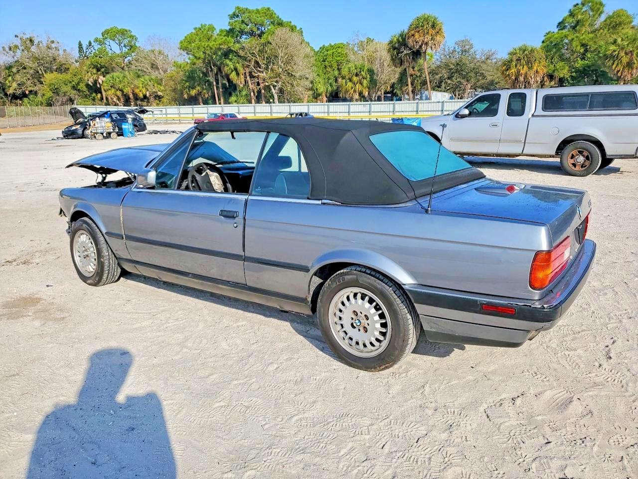 1991 BMW 318 I - Фото 2