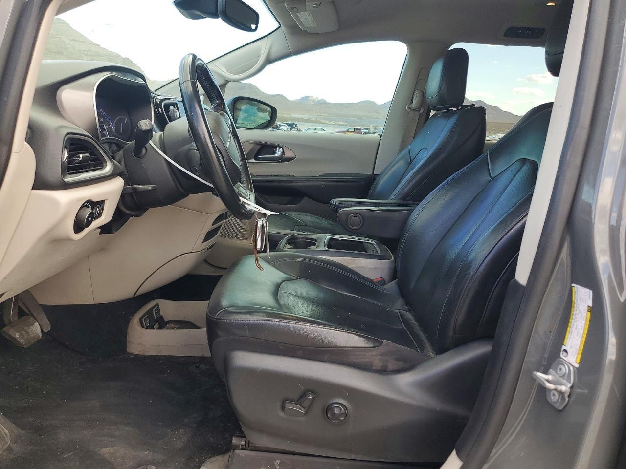2021 Chrysler Pacifica Touring L - Image 7