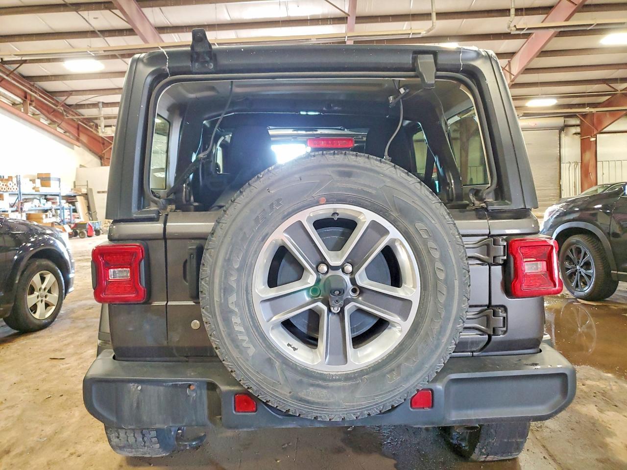2018 Jeep Wrangler Unlimited Sahara - Фото 6