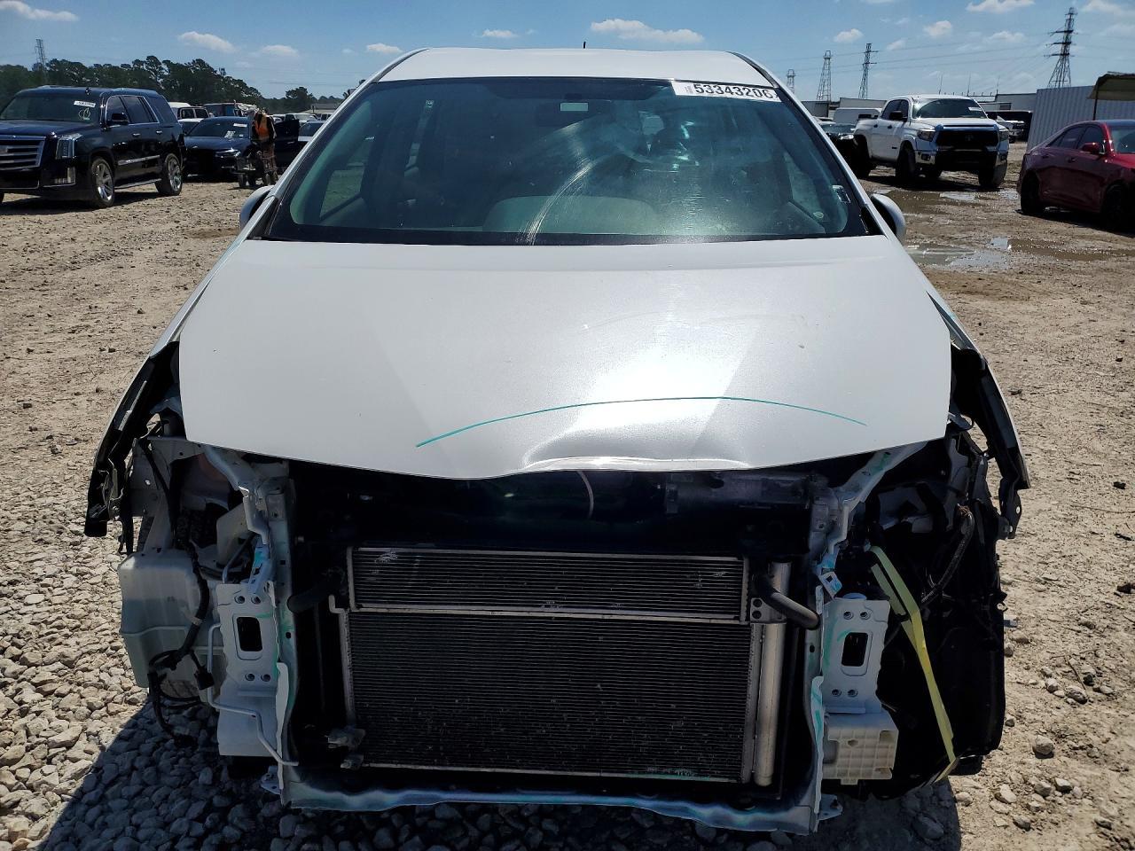 2013 Toyota Prius V Three - Image 5