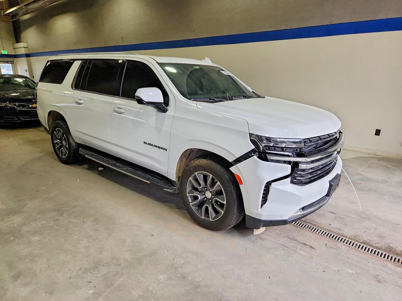 2022 Chevrolet Suburban K1500 Lt - Image 4