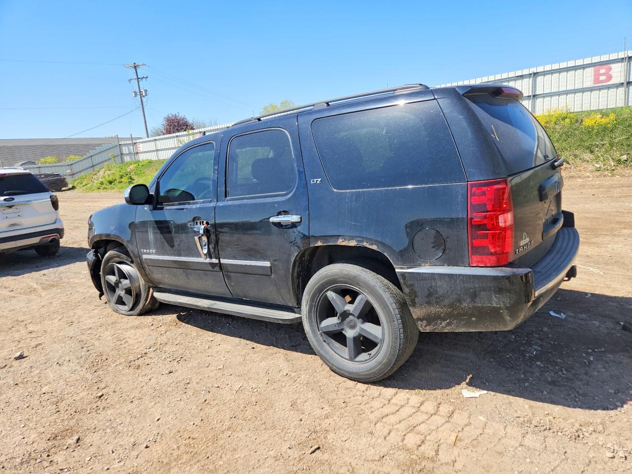 2011 Chevrolet Tahoe K1500 Ltz - Фото 2