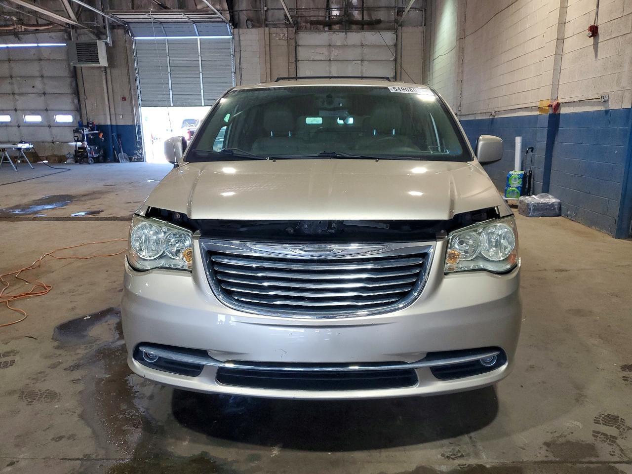 2014 Chrysler Town & Country Touring - Фото 5
