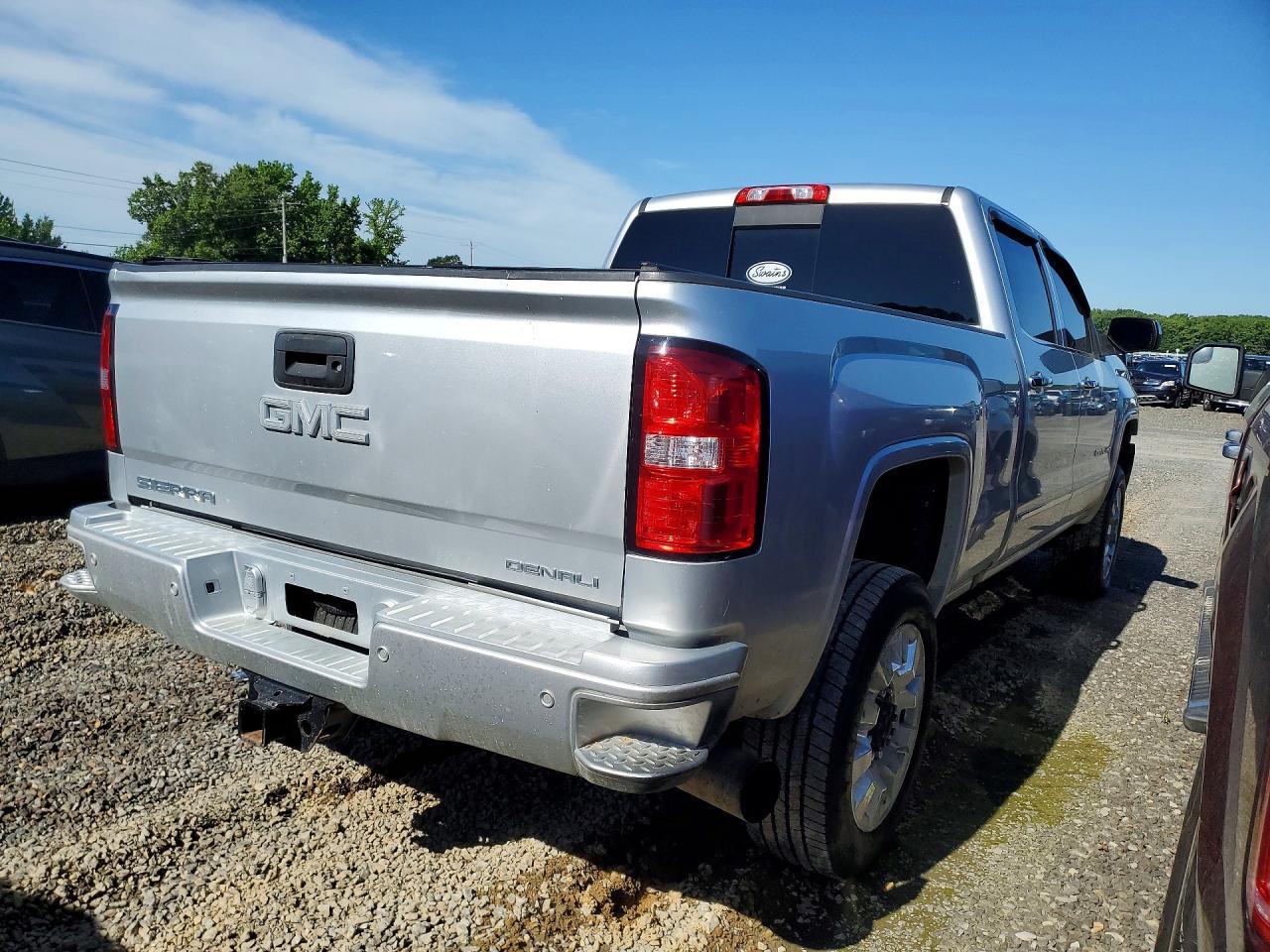 2018 GMC Sierra K2500 Denali - Image 3