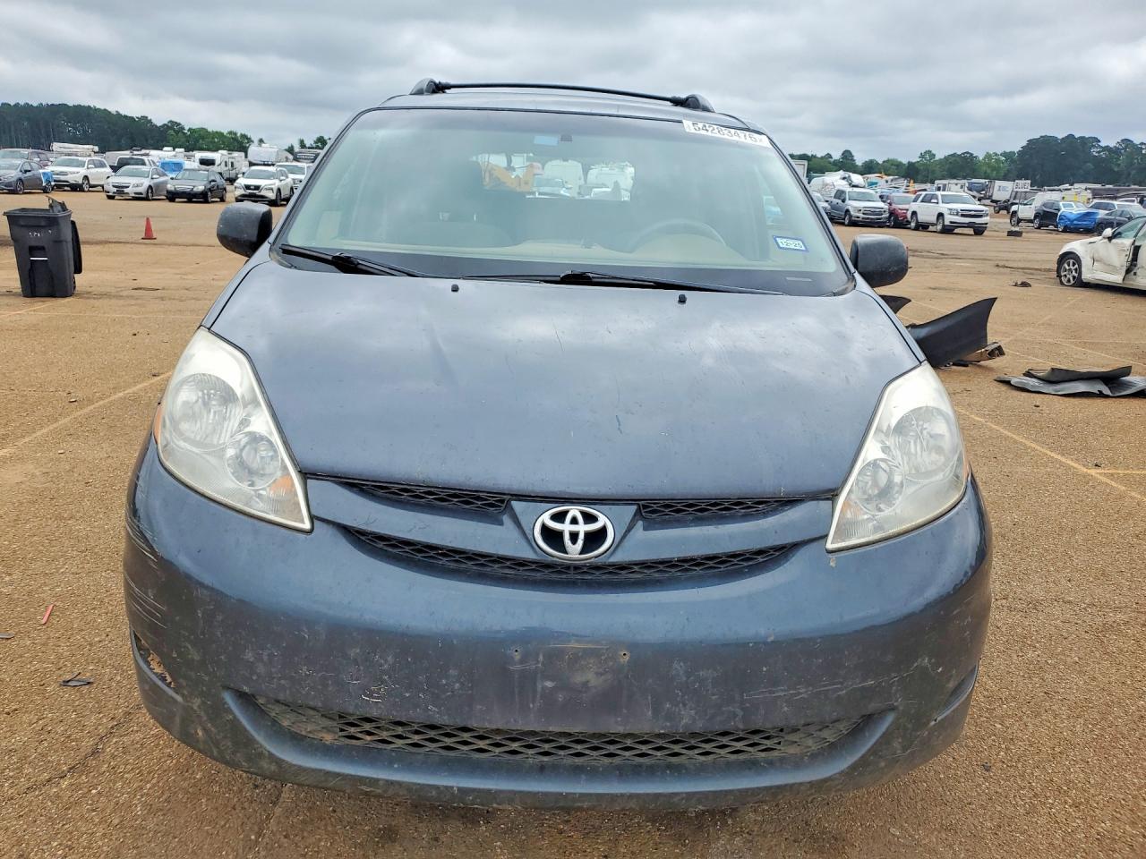 2009 Toyota Sienna Le 7-Passenger - Фото 5