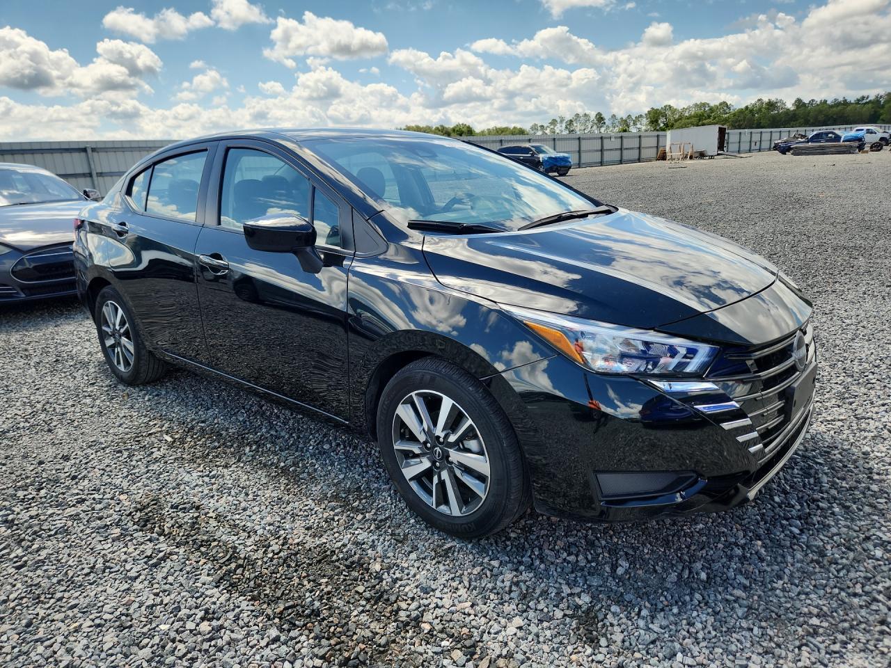 2025 Nissan Versa Sv - Фото 4