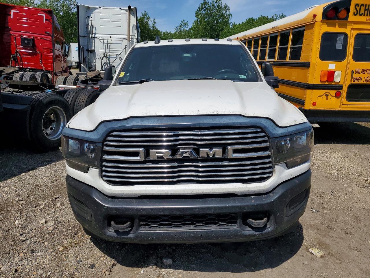 2023 Ram 3500 Tradesman - Фото 5
