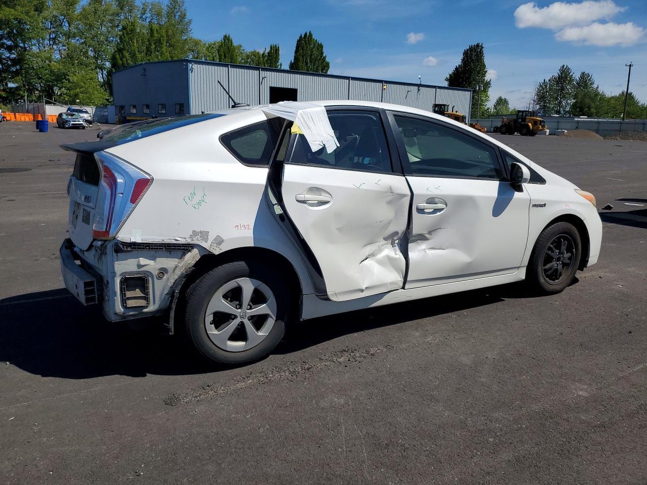 2013 Toyota Prius Three - Image 3