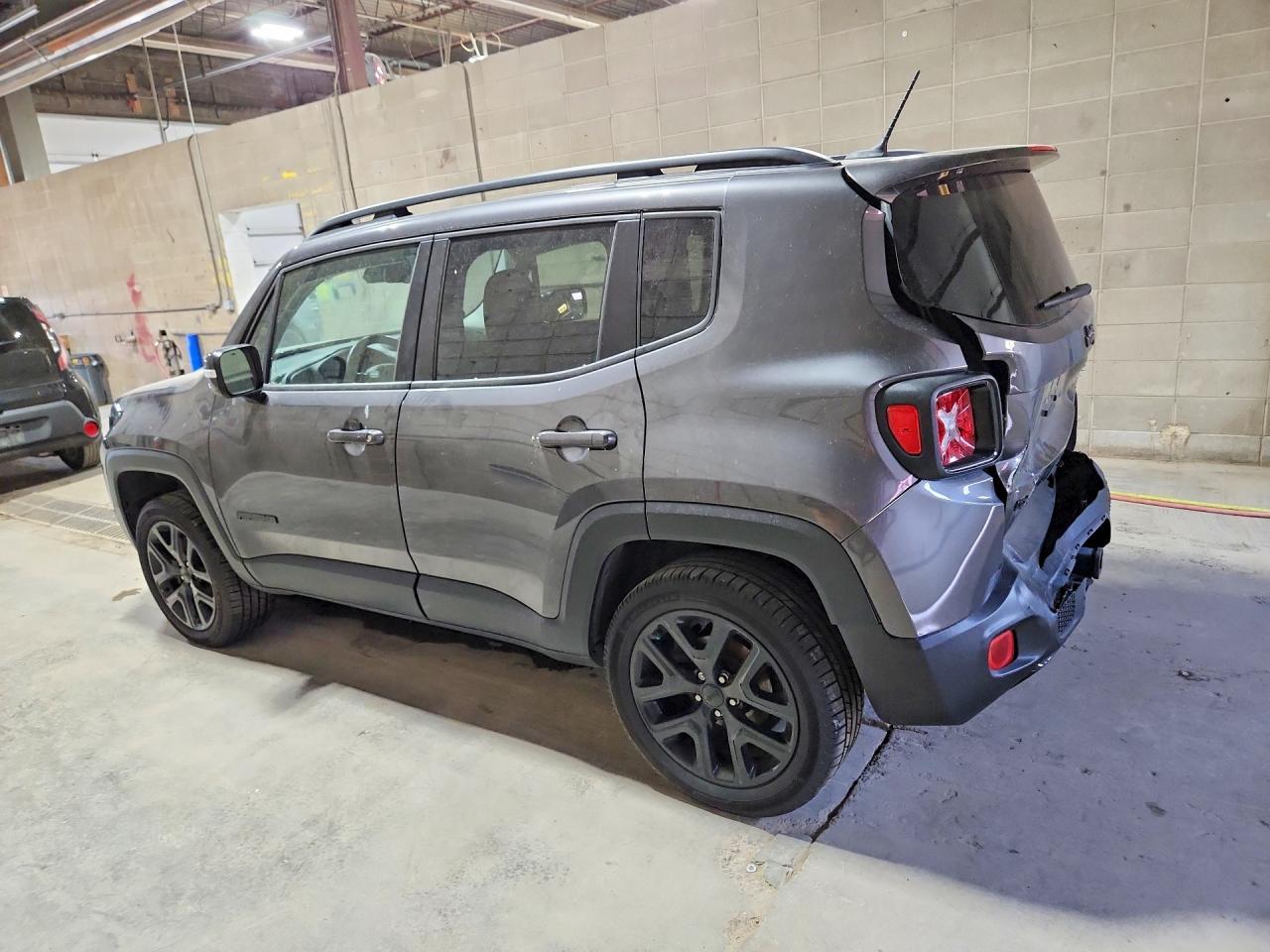 2017 Jeep Renegade Latitude - Image 2