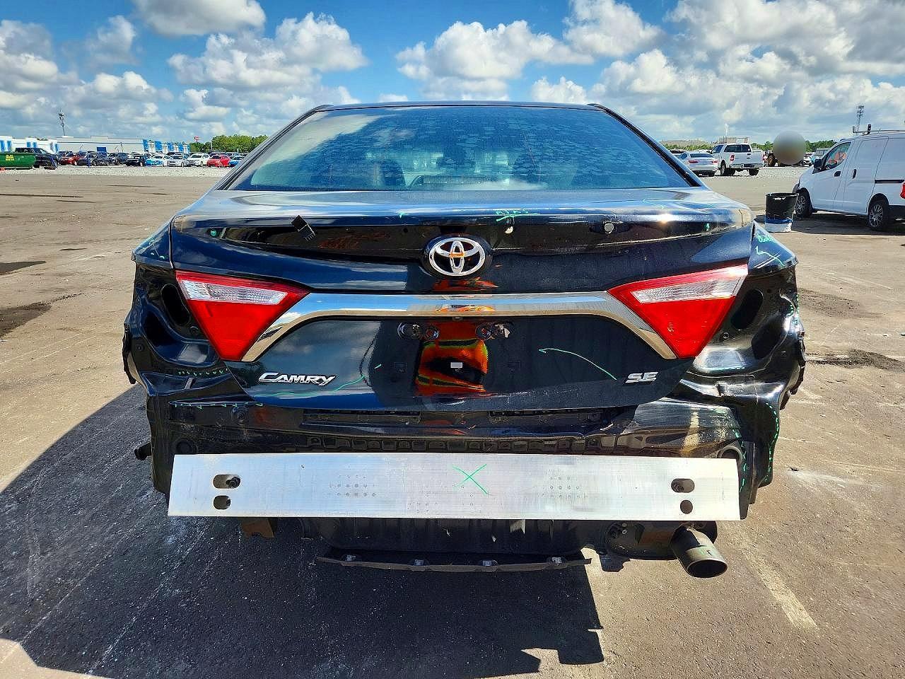 2015 Toyota Camry Se - Image 6