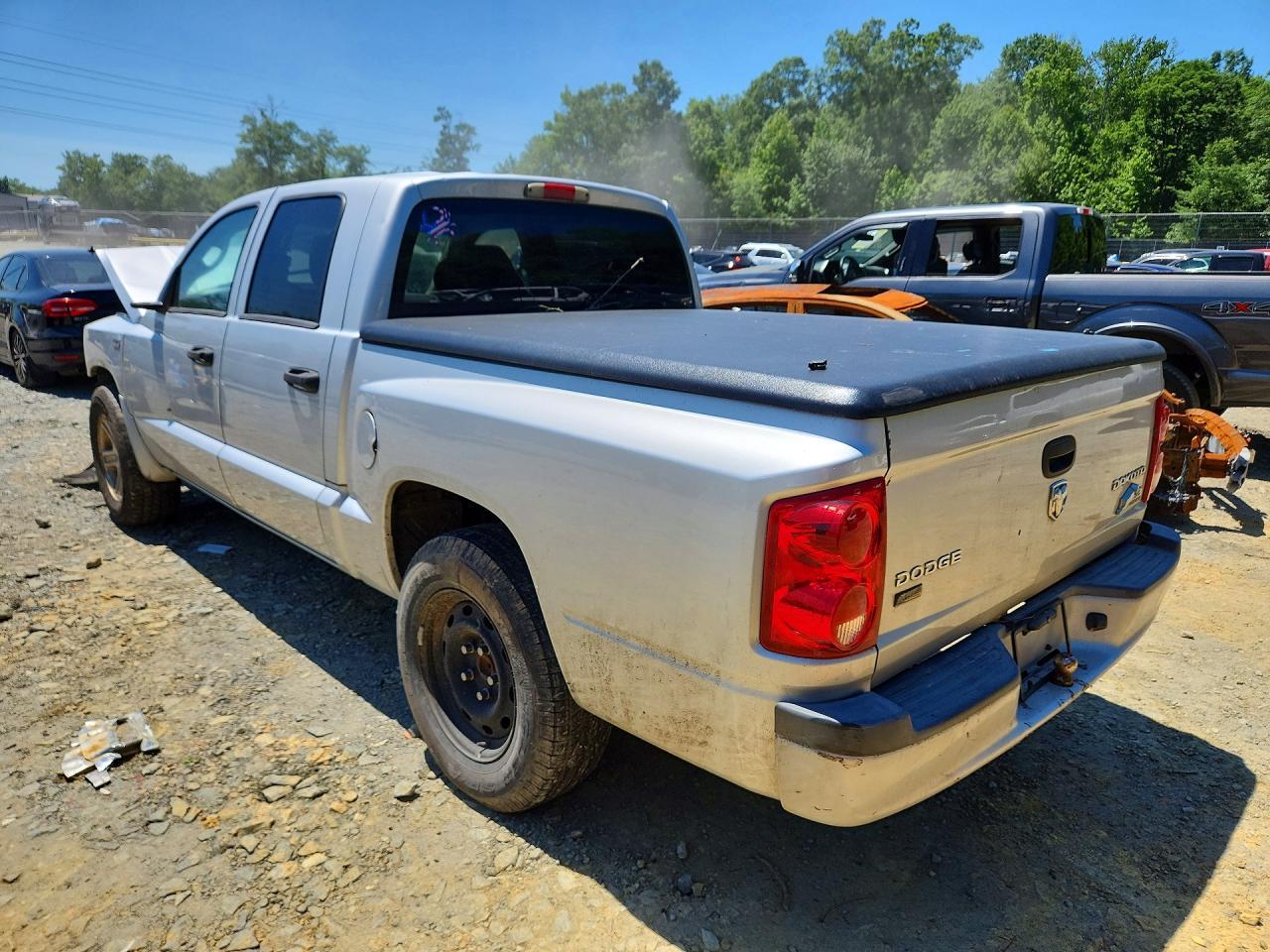 2010 Dodge Dakota Sxt - Image 2