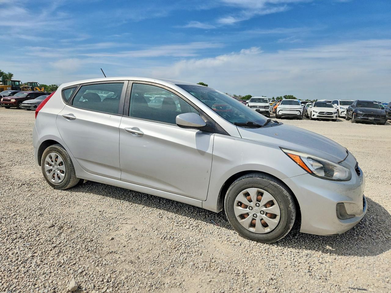 2017 Hyundai Accent Se - Image 4