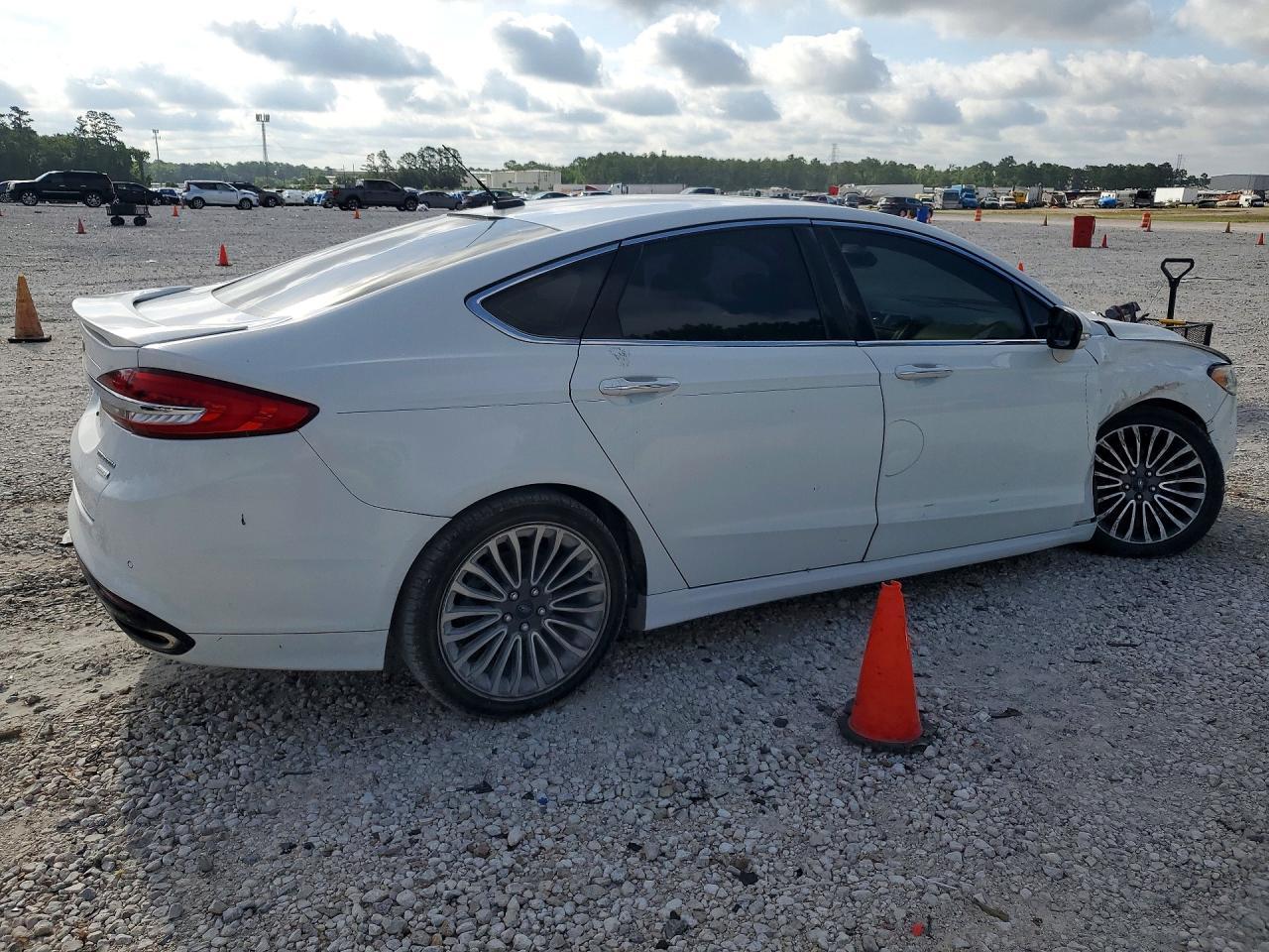 2017 Ford Fusion Titanium - Image 3