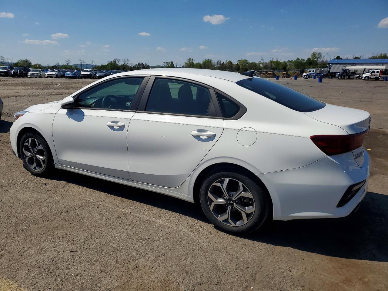 2020 Kia Forte Lxs - Фото 2