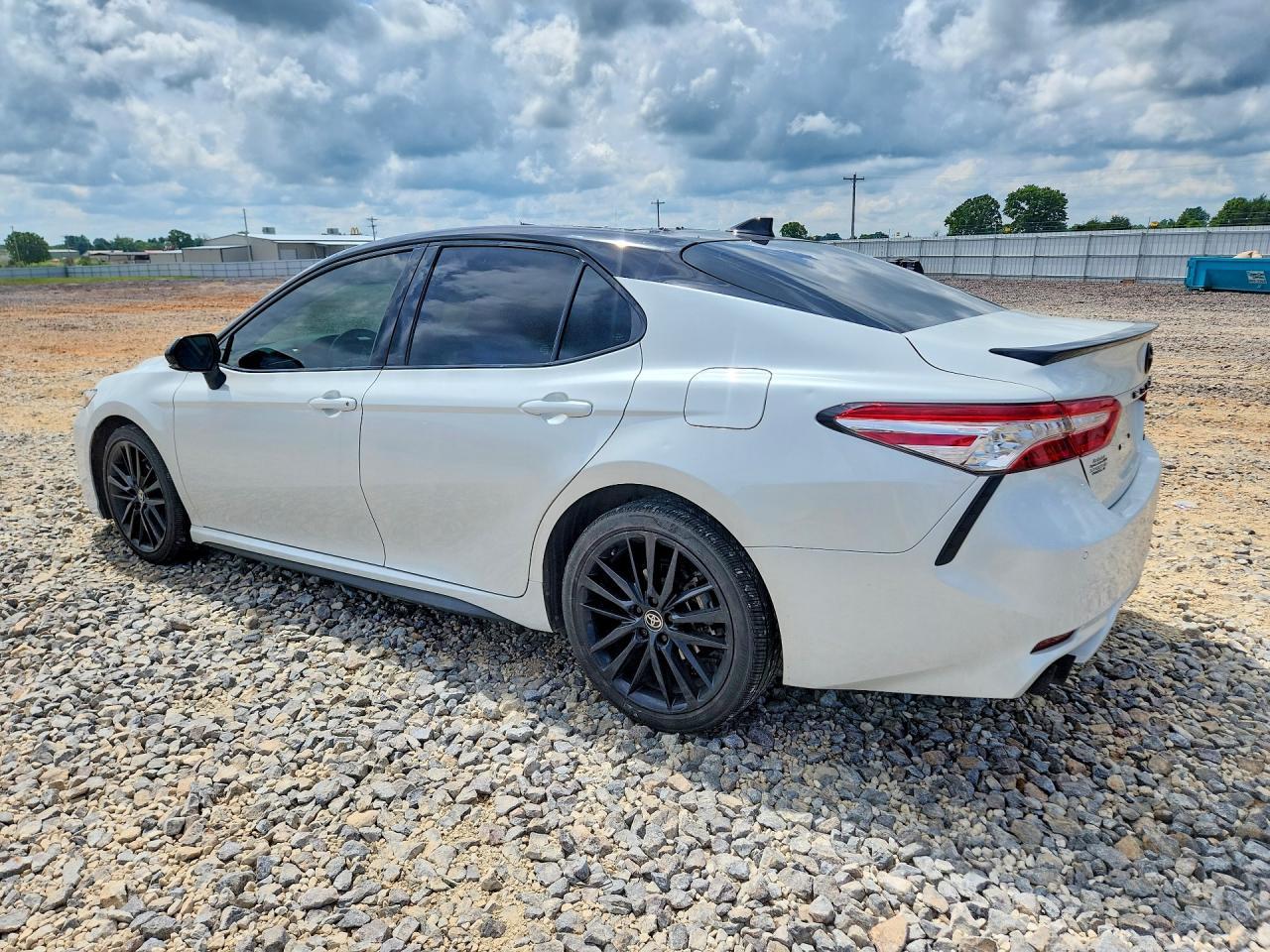 2020 Toyota Camry Xse V6 - Фото 2
