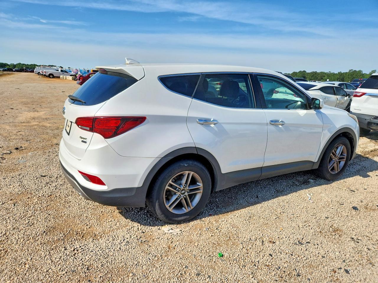 2017 Hyundai Santa Fe Sport 2.4L - Image 3