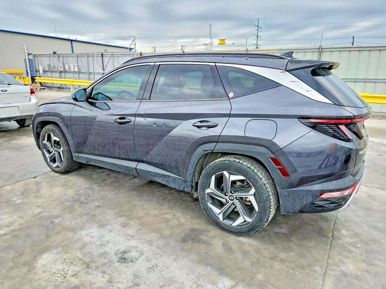 2022 Hyundai Tucson Limited - Image 2