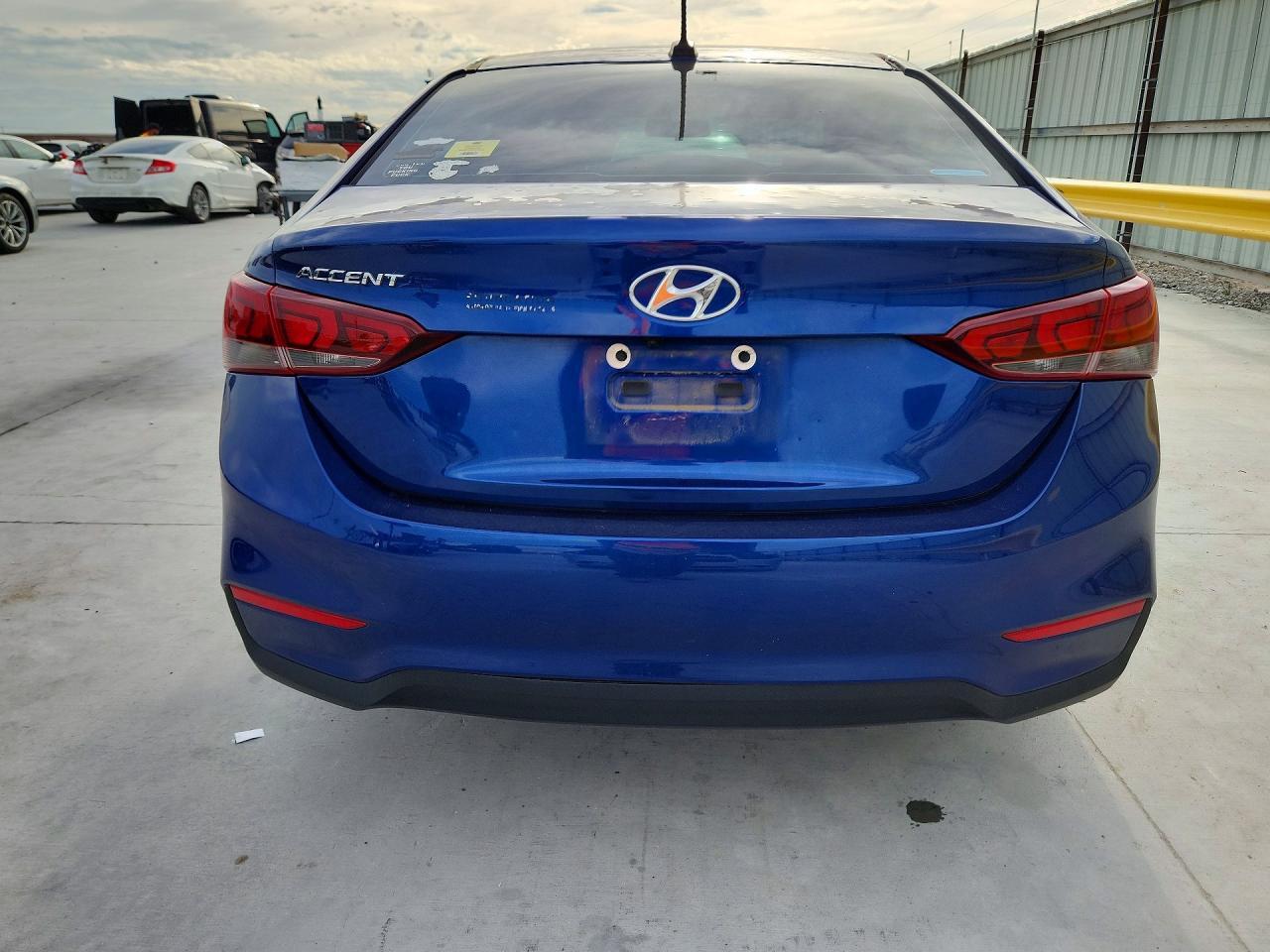 2022 Hyundai Accent Sel - Image 6