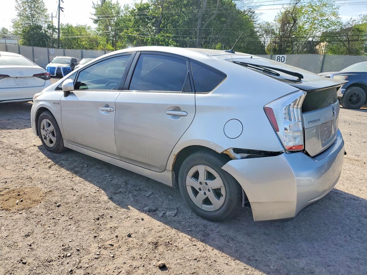 2010 Toyota Prius Iv - Фото 2